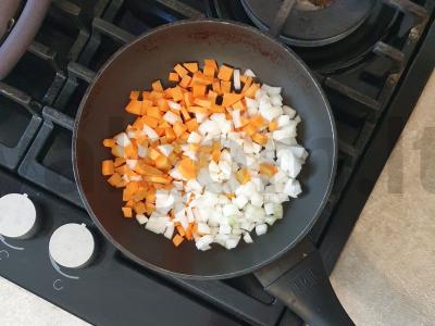 Daržovių sriuba su vištiena ir lauro lapu Žingsnis 3