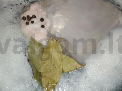 Virta kiaulienos krūtinėlė su česnaku ir chmeli-suneli Žingsnis 4