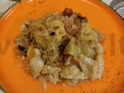 Bigos su kalakutiena ir rūkytomis dešrelėmis pagrindine nuotrauka