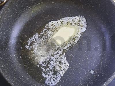 Vištienos kepenėlės su svogūnais svieste Žingsnis 1