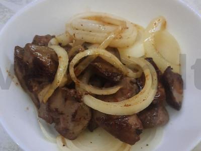 Vištienos kepenėlės su svogūnais svieste pagrindine nuotrauka