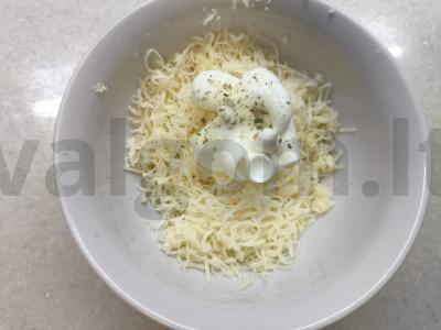 Pomidorų ir putpelių kiaušinių užkandis Žingsnis 3