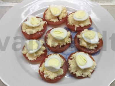 Pomidorų ir putpelių kiaušinių užkandis Žingsnis 6