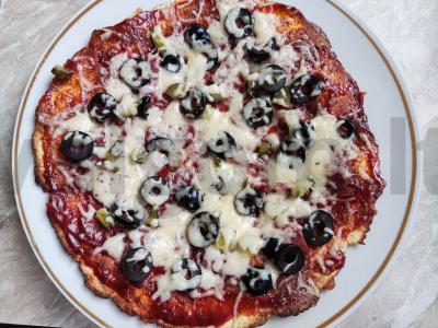 Sotūs pica ant cukinijų pagrindo pagrindine nuotrauka