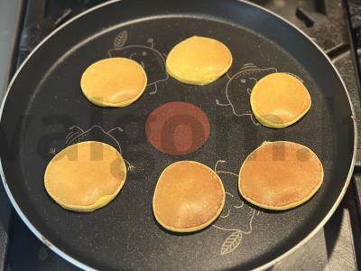 Mini blynai su ištirpintu baltu šokoladu Žingsnis 3