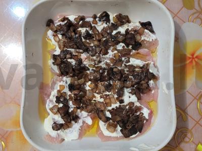 Griežinėlis su grybais, bulvėmis, vištiena ir sūriu Žingsnis 4