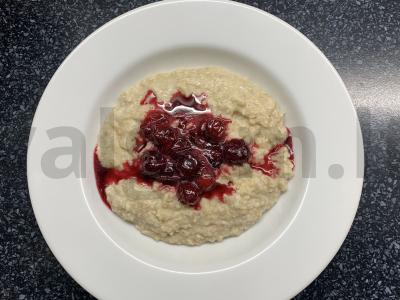 Avižiniai dribsniai su avižų pienu ir vyšniomis Žingsnis 4