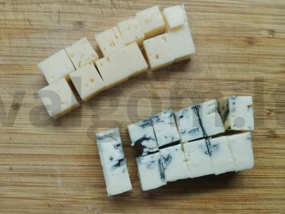 Kanapės su mėlynuoju sūriu Žingsnis 1