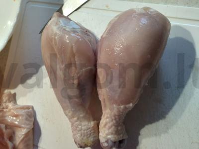 Kepti vištienos blauzdeliai su daržovėmis Žingsnis 1