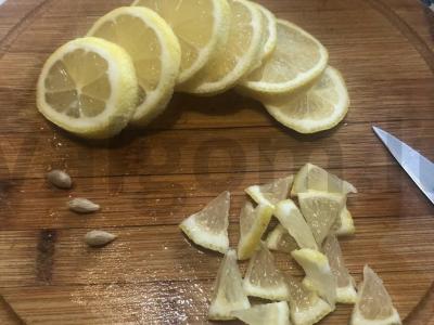 Mulinijos uogienė su citrina Žingsnis 2