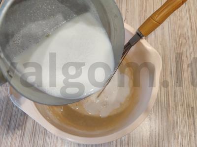 Obuolių blynai su pienu ir kefyru Žingsnis 8