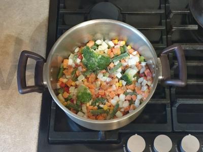 Troškinta menkės filė su daržovėmis ir grietine Žingsnis 3