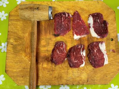 Sultinga jautiena su bulvėmis po sūrio apvalkalu Žingsnis 1