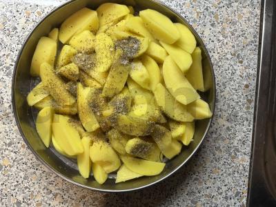 Bulvės su vištienos blauzdomis Žingsnis 5