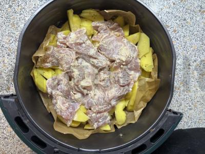 Bulvės su vištienos blauzdomis Žingsnis 6