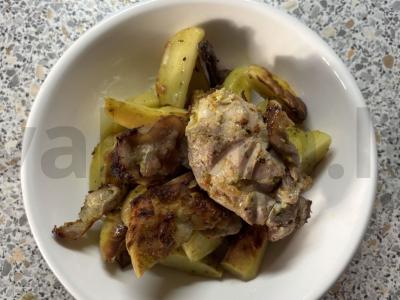 Bulvės su vištienos blauzdomis pagrindine nuotrauka