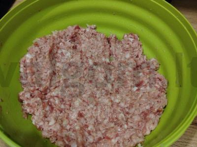 Jautienos kotletai su kiaušiniu Žingsnis 2