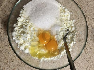 Varškėčiai su vaniliniu padažu Žingsnis 1