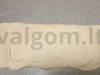 Sluoksniuoti tešlos kruasanai su šonine ir sūriu Žingsnis 4