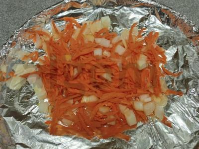 Karšis, keptas ant daržovių pagalvėlės Žingsnis 1