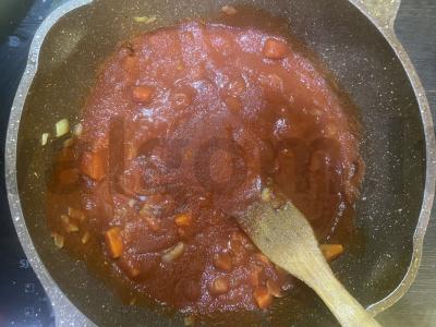 Troškintos jautienos šonkauliai pomidorų padaže Žingsnis 6