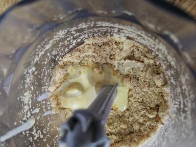 Bananų tartas su citrinos kurdu ir merenga Žingsnis 1