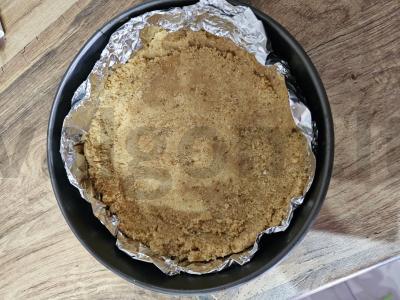 Bananų tartas su citrinos kurdu ir merenga Žingsnis 3