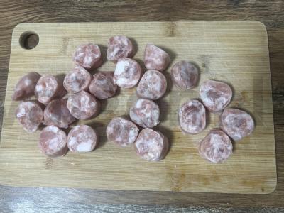 Penne makaronai su dešrelėmis ir žirneliais Žingsnis 2