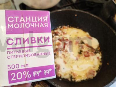 Farfalle makaronai su bekonu ir sūriu Žingsnis 9