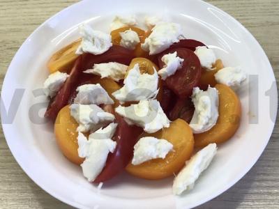 Pomidorų salotas su mocarela Žingsnis 4