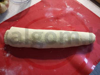 Varškės sūrio vyniotiniai su obuoliais, riešutais ir cinamonu Žingsnis 6