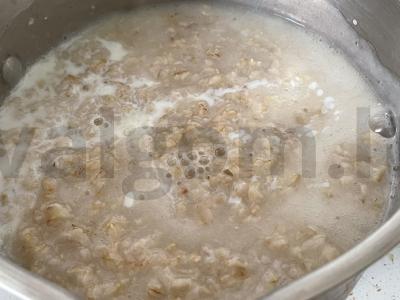 Avižinė košė su bananais ir džiovintais vaisiais Žingsnis 4