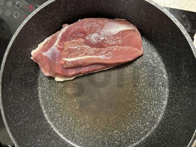 Šiltas salotas su antis krūtinėlė, apelsinais ir spanguolių padažu Žingsnis 3