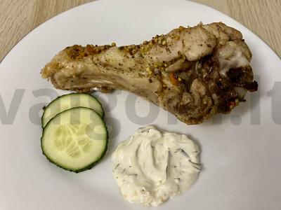 Kepta kalakutų blauzda medaus ir garstyčių padaže pagrindine nuotrauka