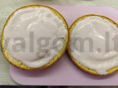 Biskvitinis pyragas su jogurto kremu Žingsnis 6