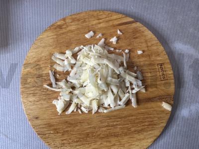 Salotas su jūros kokteiliu ir pomidoru Žingsnis 4