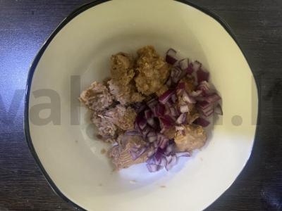 Sumuštiniai su tunu ir marinuotais agurkais Žingsnis 2