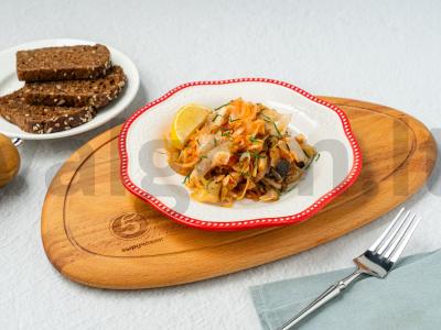 Vegetariška solyanka su raugintomis kopūstais pagrindine nuotrauka