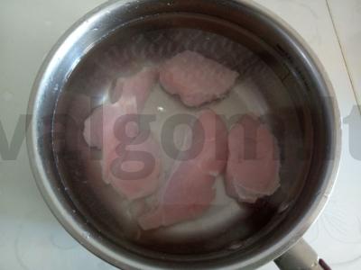 Kalakutienos sriuba su lydytu sūriu Žingsnis 1