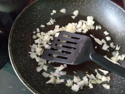 Kalakutienos sriuba su lydytu sūriu Žingsnis 2