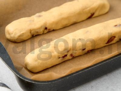 Riešutų sausainiai kantučini Žingsnis 5