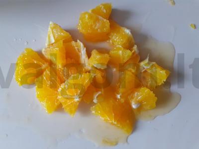 Vaisių salotos su chia sėklomis ir padažu Žingsnis 1