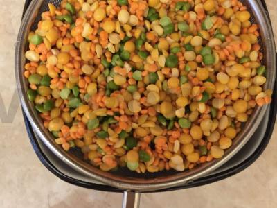 Vegetariškas žirnių sriuba su begluteniška prieskonių mišiniu Žingsnis 1