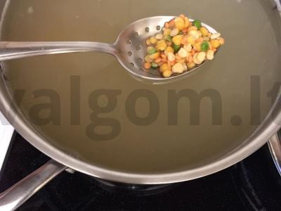 Vegetariškas žirnių sriuba su begluteniška prieskonių mišiniu Žingsnis 2