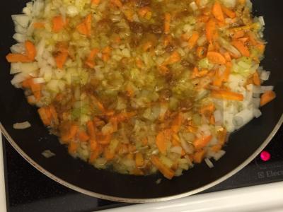 Vegetariškas žirnių sriuba su begluteniška prieskonių mišiniu Žingsnis 3