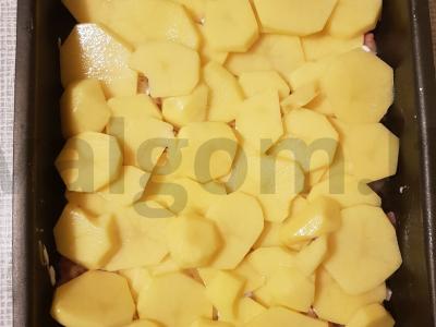 Vištienos krūtinėlės apkepas su grybais ir bulvėmis po sūrio plutele Žingsnis 10