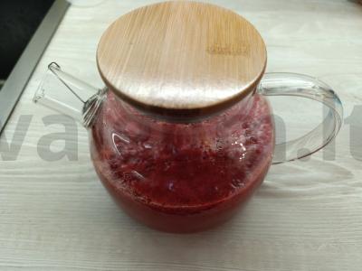 Brusnicų gėrimas su mėtomis ir citrina pagrindine nuotrauka