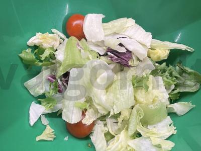 Salotos su raudonąja žuvimi ir alyvuogėmis Žingsnis 2