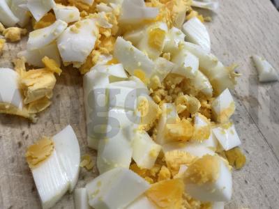 Salotos su raudonąja žuvimi ir alyvuogėmis Žingsnis 7