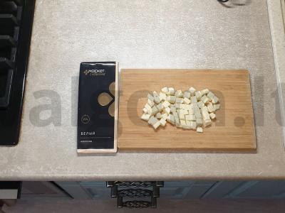 Švelnus pyragas su baltuoju šokoladu Žingsnis 4